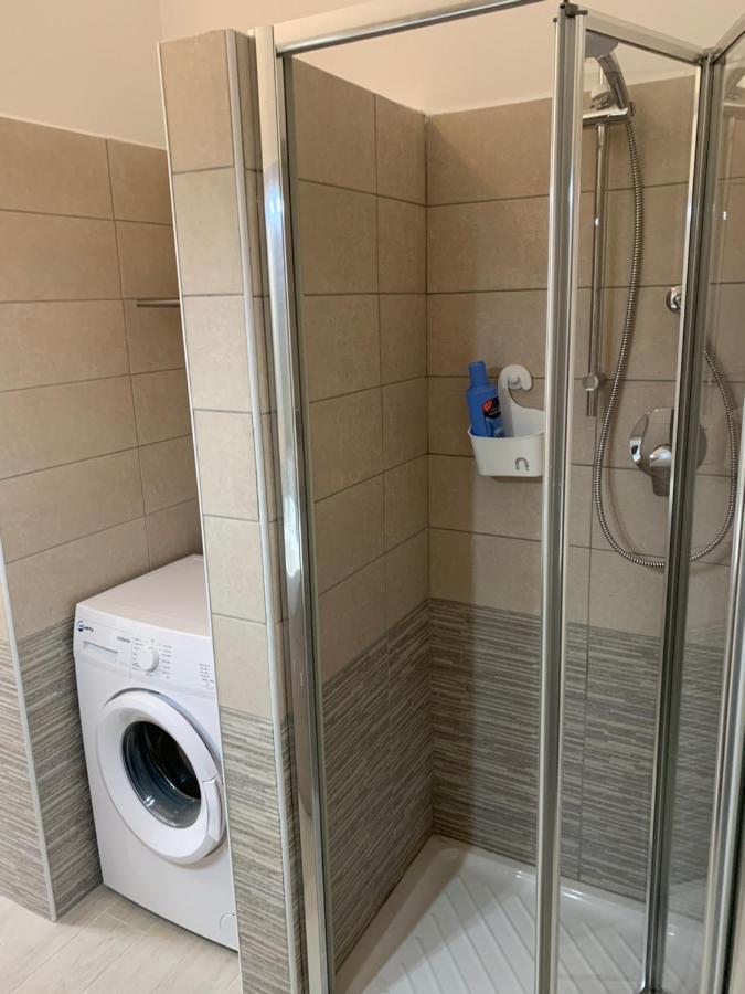 Casa Bianca 2 - Confortevole In Centro A Монелья Экстерьер фото