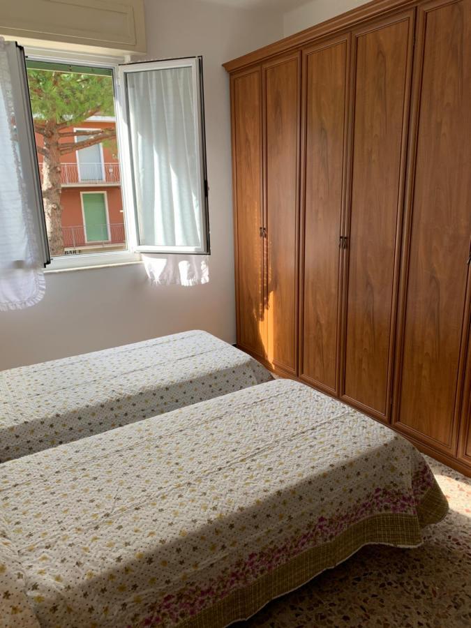 Casa Bianca 2 - Confortevole In Centro A Монелья Экстерьер фото